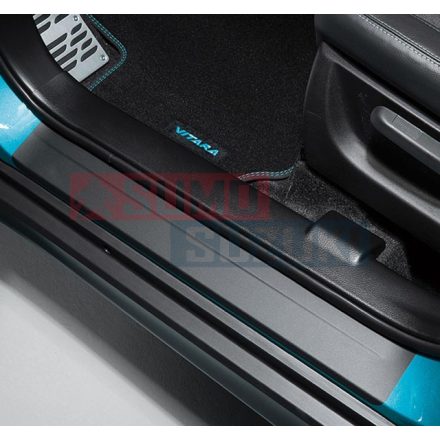 Suzuki Vitara 2015-> ajtó, küszöb védő fólia fekete Gyári eredeti termék 990E0-54P30